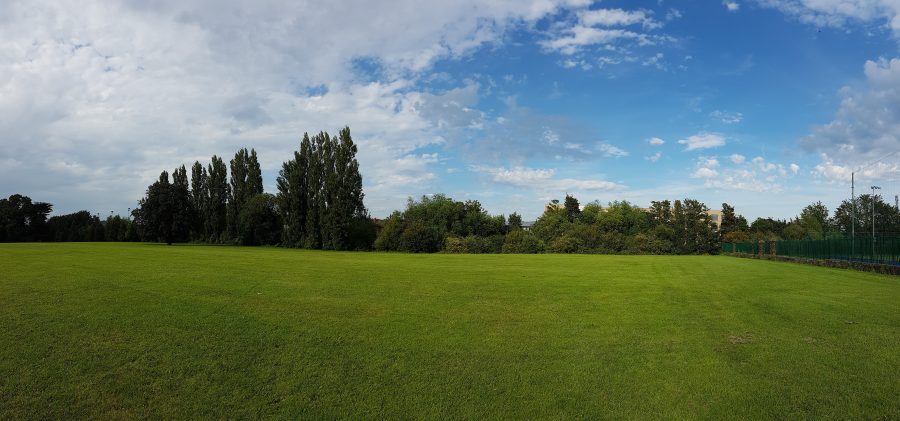 towards the Tolka - Belvedere fields to the right